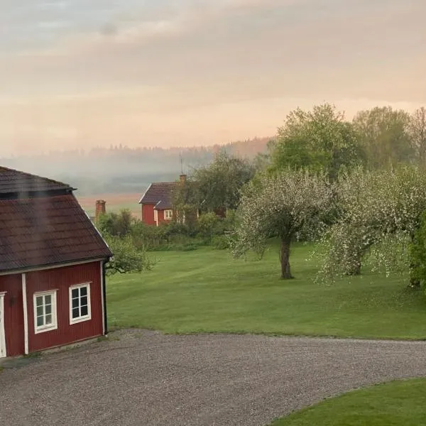 Herrgårdsflygel mitt i Sörmland、Malmköpingのホテル