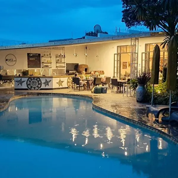 Fawlty Towers Accommodation & Activities, Hotel in Livingstone