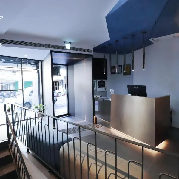 Slow Town Hotel-Glowing, hotel in Taichung