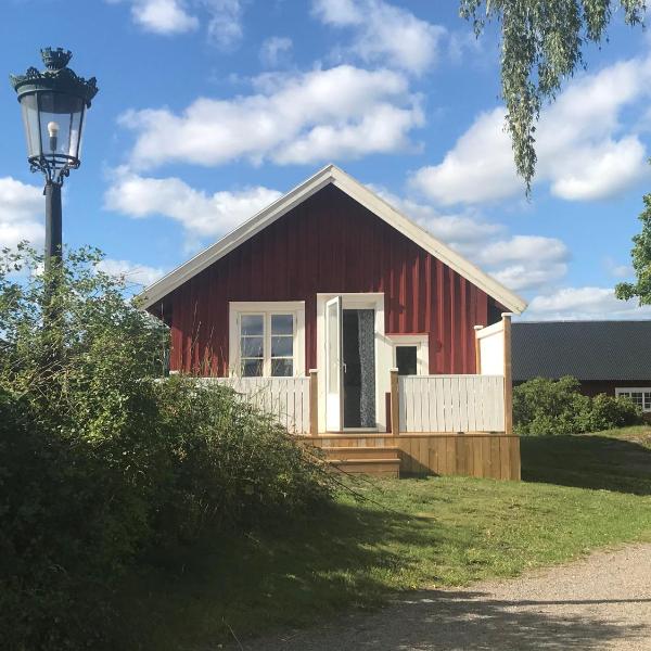 Nice holiday house at horse farm with lake and sauna