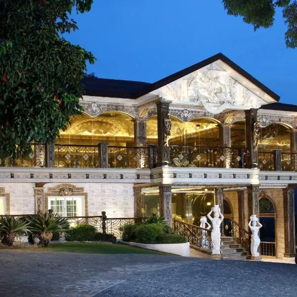 Rancho Bernardo Luxury Villas and Resort, hotel v destinaci Bagac