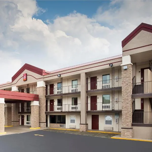 Red Roof Inn PLUS+ Birmingham East – Irondale/Airport, hotel in Birmingham