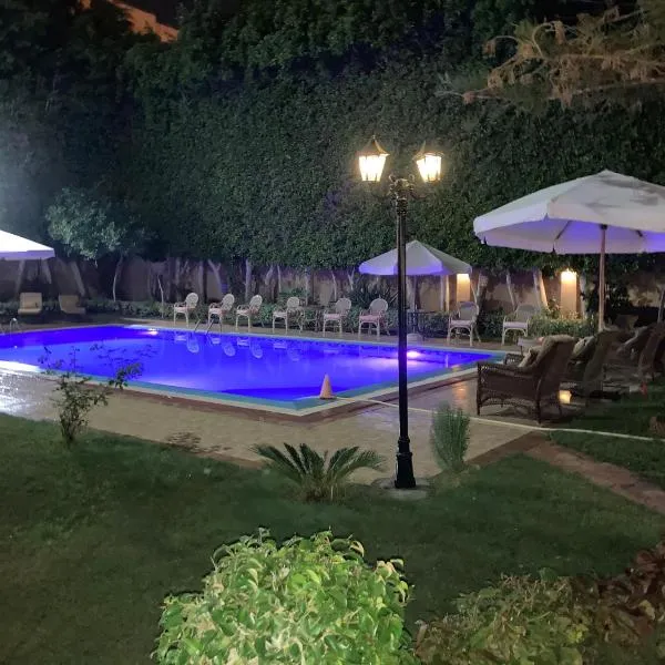 Al Fardous Luxury Vacation Home, hotel in King Mariout