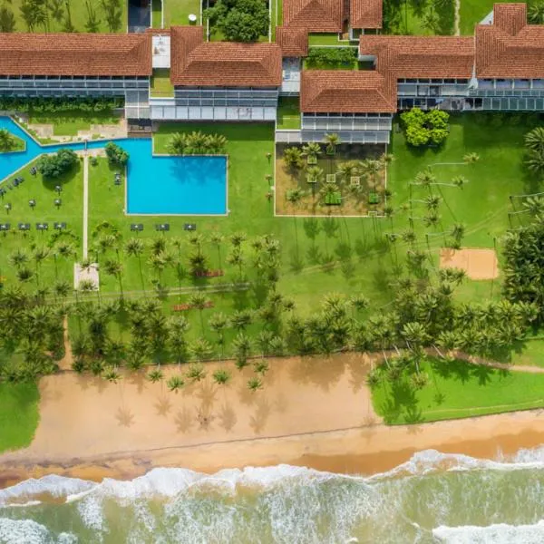 The Blue Water - Geoffrey Bawa Heritage Resort Hotel, hotel in Wadduwa