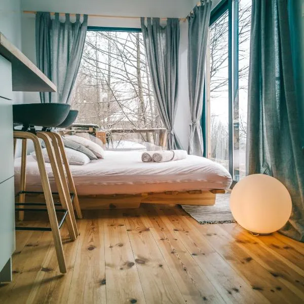 LushHills - Tiny House - Modern House On Wheels, hotel in Regulice