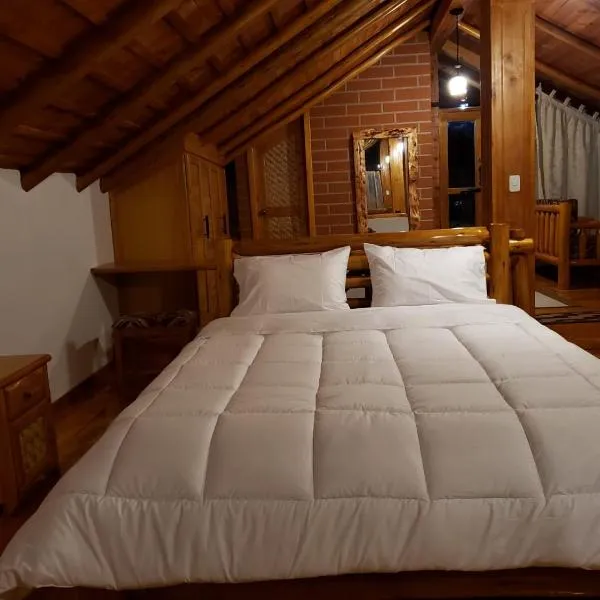 ATALLARO Hospedaje, hôtel à Otavalo