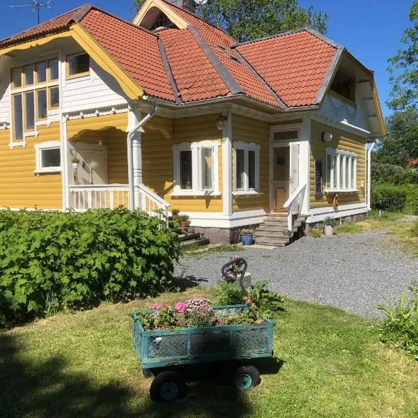 Pensionat Kanalvillan, hotel v destinaci Väddö