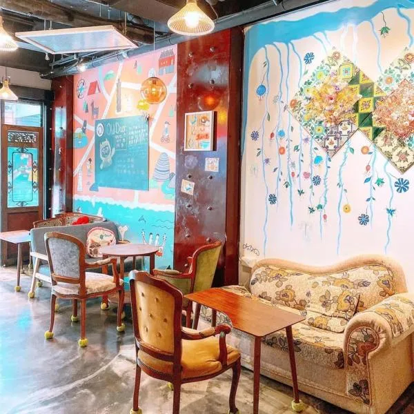 Old Door Hostel & Bar, hotel in Taipei