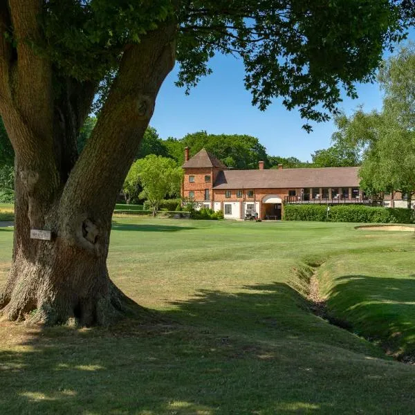 Cottesmore Hotel Golf & Country Club, hôtel à Crawley