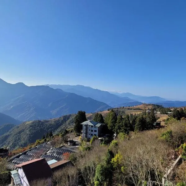 Maple Leave Holiday Villa, hotel v destinaci Renai