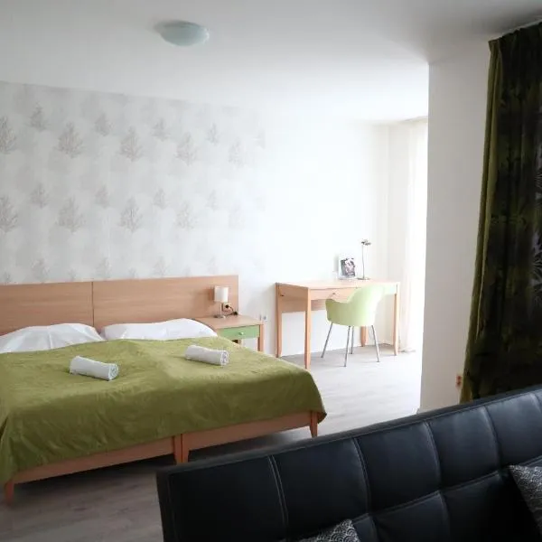 Hotel and Park Divoká Voda, hotel i Bratislava