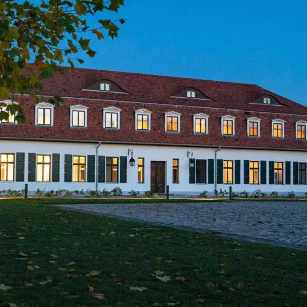 Gut Sarnow - Hotel und Restaurant, hotel in Schorfheide