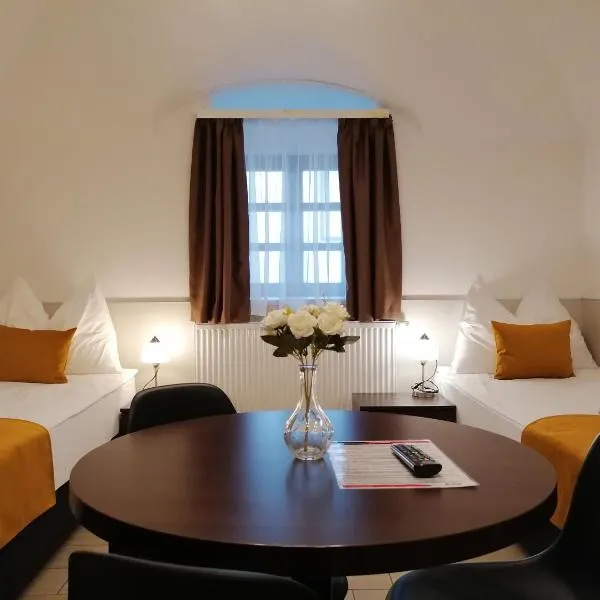 River Apartmanház、ヤースベレニのホテル