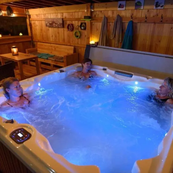 Le Nid d'Alex Spa , Rando et table d'hôte, hotel in Autigny-la-Tour