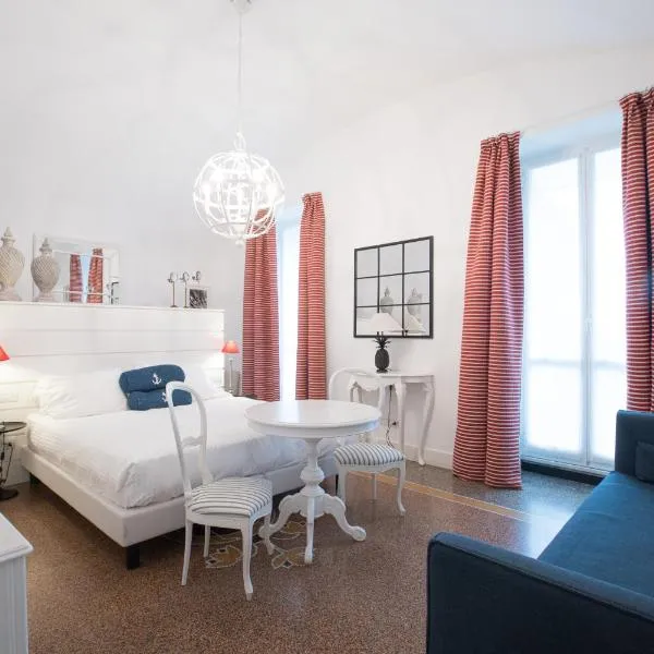 Hotel Marina Charming Rooms, hotel a Finale Ligure