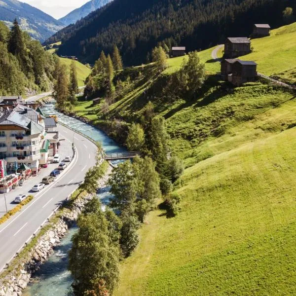 Hotel Höllroah, hotel v mestu Kappl