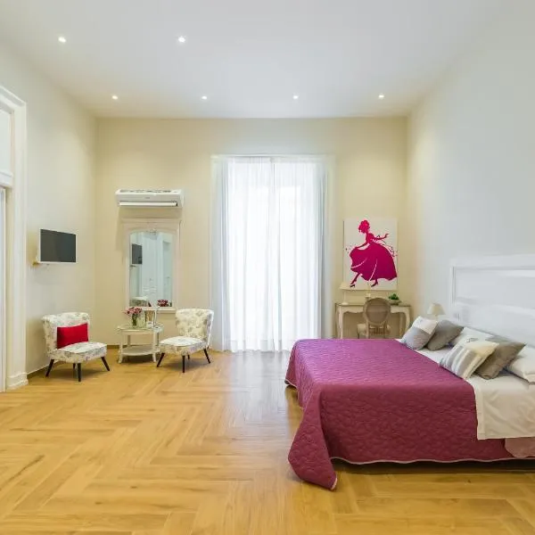 La Gatta Cenerentola Rooms, hotel in Naples