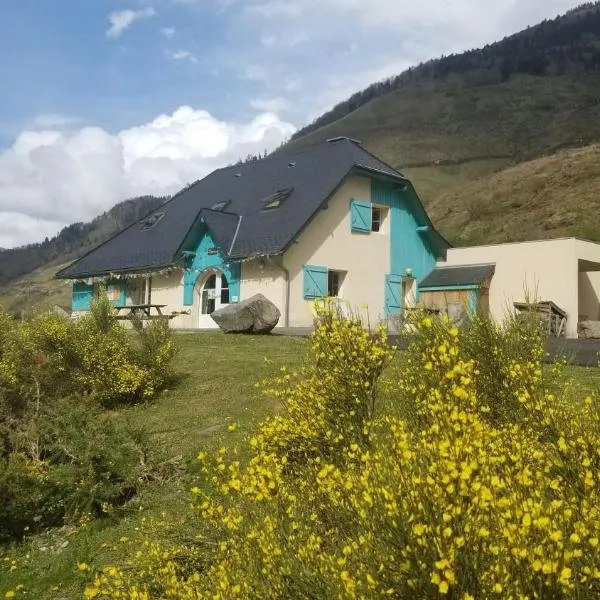 Gîte de montagne du Plateau de Lhers- Accueil randonneurs, hotel in Accous