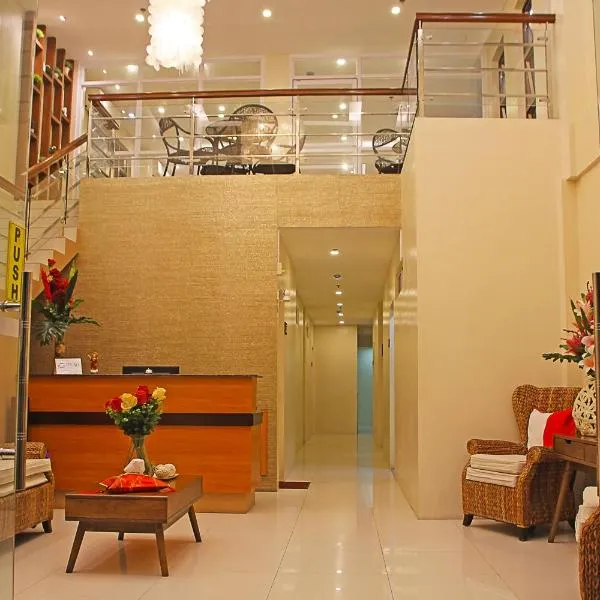 Thirdys Tourist Inn，位于黎牙实比的酒店