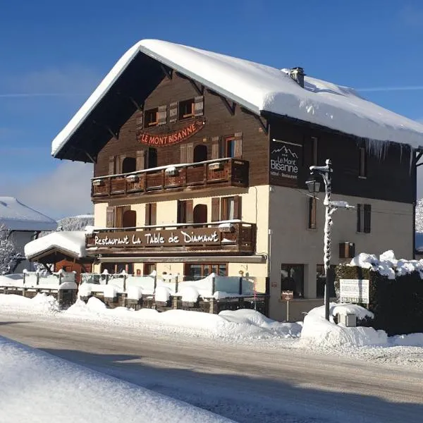 Chalet Hotel Le Mont Bisanne، فندق في كريست-فولاند