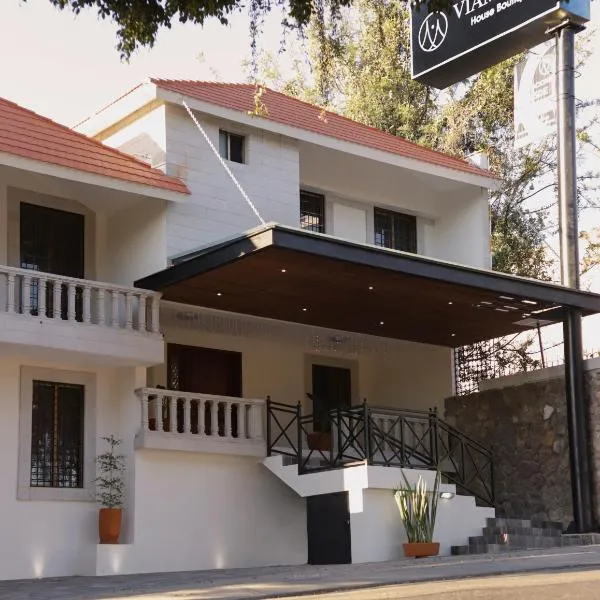 VIAMONTE House Boutique, hotel in León