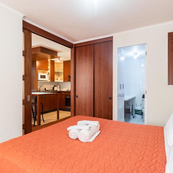 Urban Burgundy - 1BR, Metro, Wifi, TV