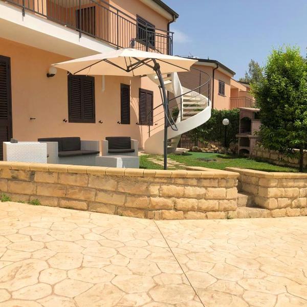 One bedroom appartement at Lido di Noto 400 m away from the beach with enclosed garden and wifi