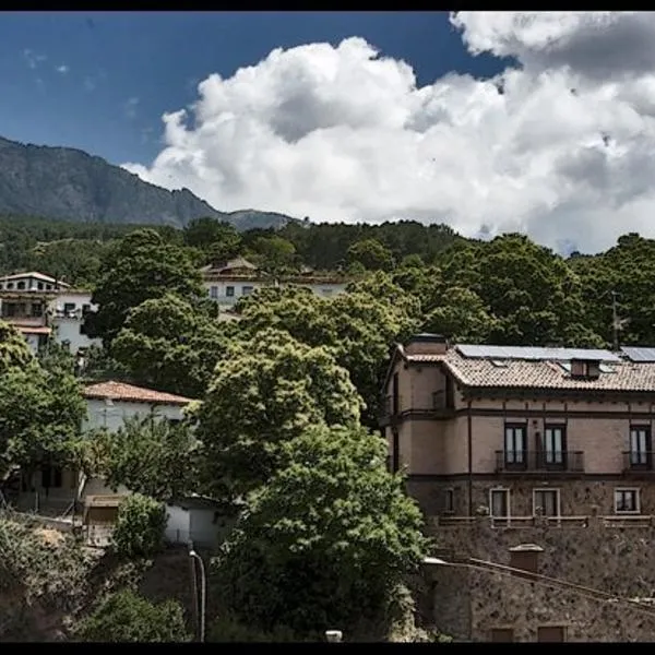 Hotel Rural El Paraiso de Gredos, ξενοδοχείο σε Cuevas del Valle