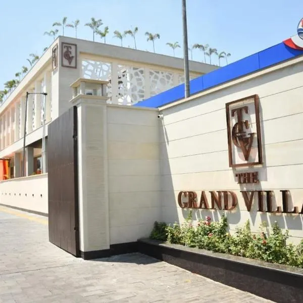 THE GRAND VILLAGE, hotel in Morādābād