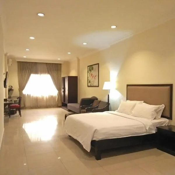 Almond Hotel Sothearos、プノンペンのホテル