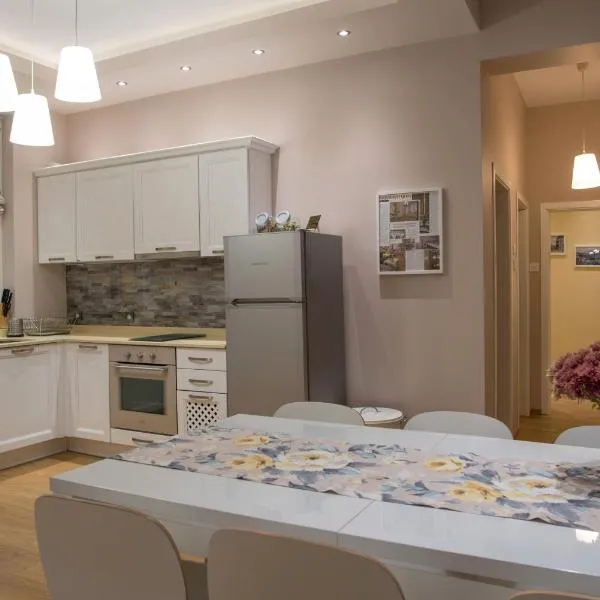 The North Tower Apartment, hotel in Sofia