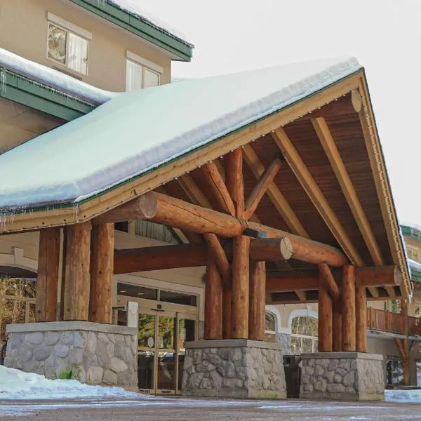 Coast Hillcrest Hotel, ξενοδοχείο σε Revelstoke