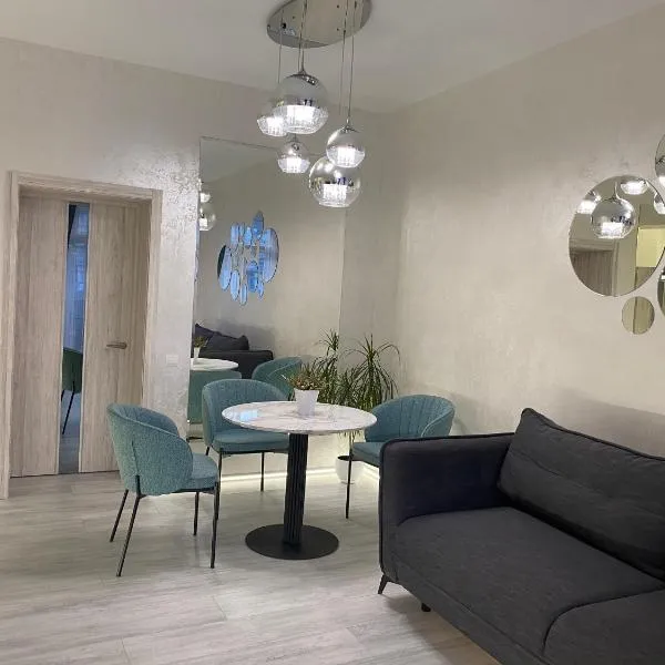 Panorama Luxury Apartment in The House with a Spire, a historical building in the city centre, hotel in Kharkiv