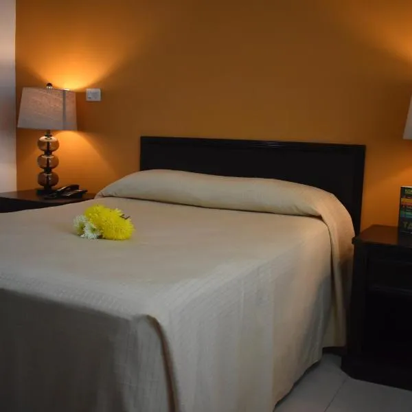 Hotel Miraflores Villahermosa, hotel v destinácii Villahermosa