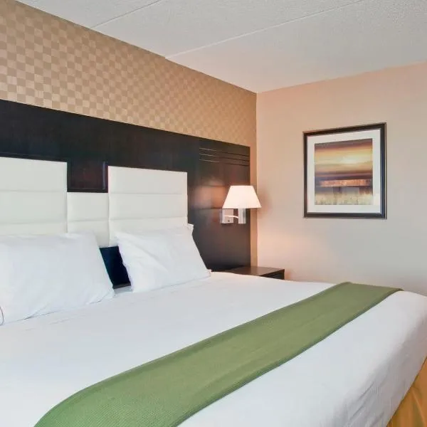 Holiday Inn Express & Suites Ottawa West - Nepean by IHG, hotel em Ottawa