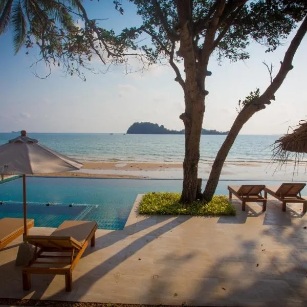 The Nest Private Beach Resort, Hotel in Chumphon