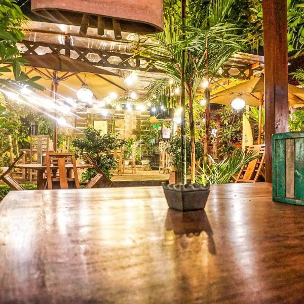 The Wisma Pulau Merah, hotel di Pasanggaran