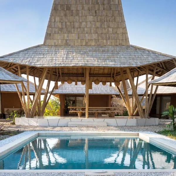 Maringi Sumba by the Sumba Hospitality Foundation, hôtel à Waikelo