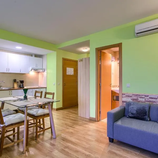 Apartamentos Barajas, hotel en Madrid