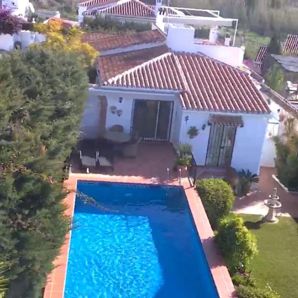 BONITA VILLA EN NERJA CASA PALOMAS