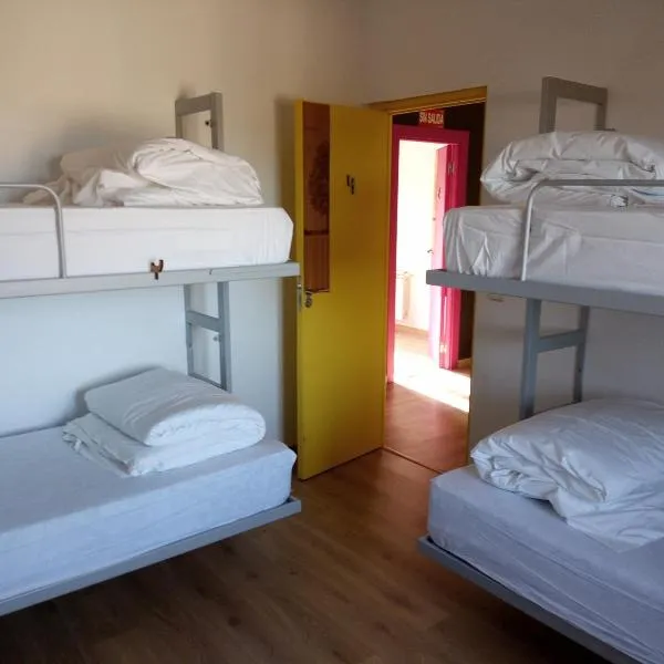 Albergue Fresno de Cantespino - La Tormenta, ξενοδοχείο σε Fresno de Cantespino