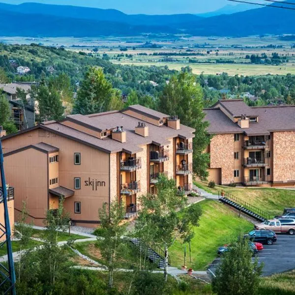 Ski Inn, מלון בסטימבואט ספרינגס