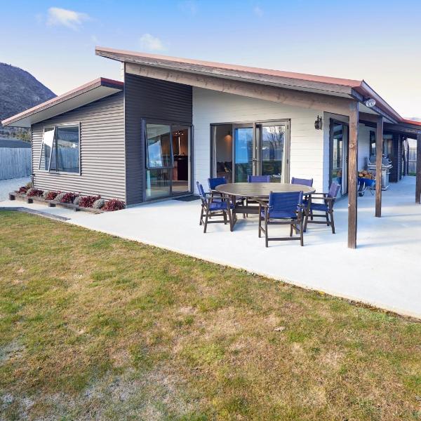 Juno Escape - Wanaka Holiday Home