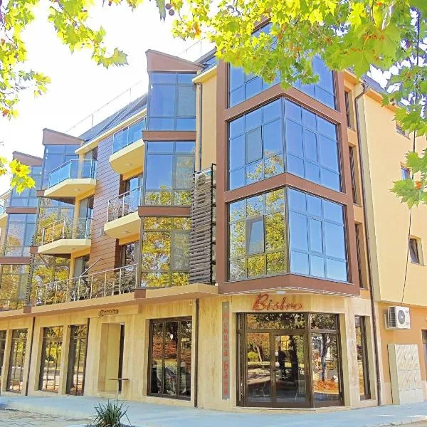 Apartments in Relax Complex Fantasy, hotel din Hisarea