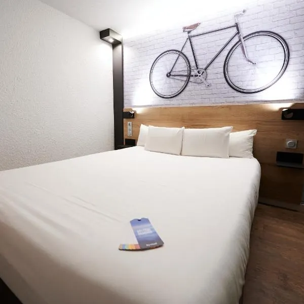 Kyriad Hotel Laval, hotel v destinaci Laval