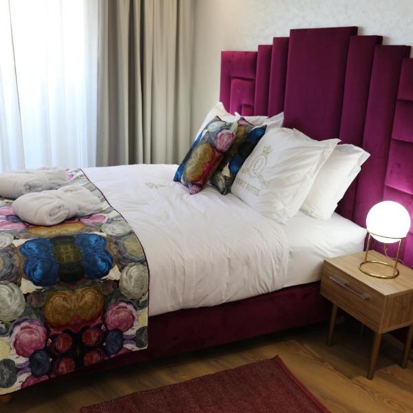 Quiet Hotel, Casablanca
