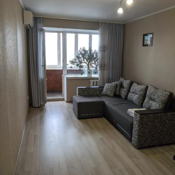 Apartment with balcony on Peremohy Avenue 43, hotel in Chernihiv