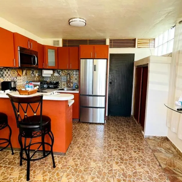 Cozy Studio Retreat with Private Parking and FREE Laundry, hôtel à Ponce