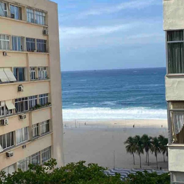 Apartamento c/vista p o mar no Leme