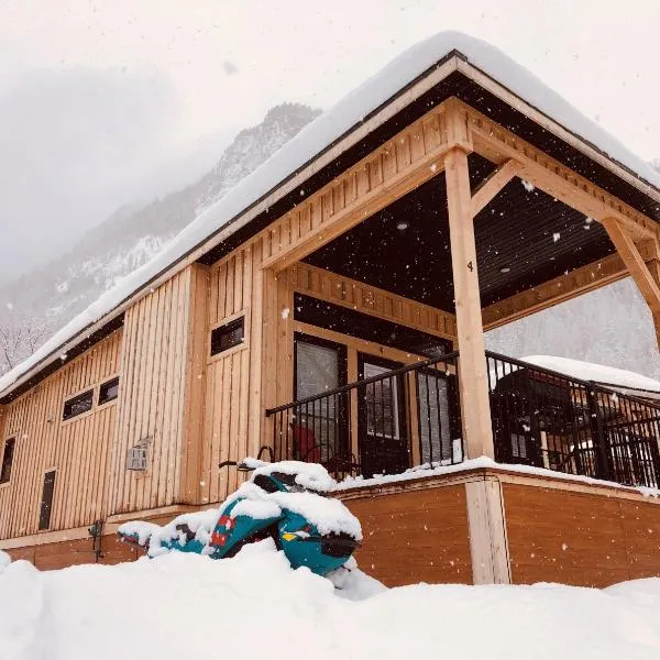 Boulder Mountain Resort, hotel in Revelstoke